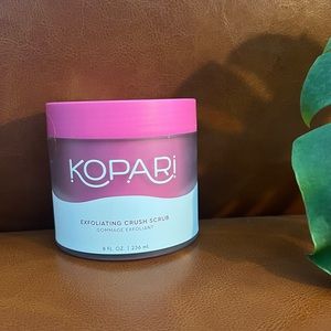 Kopari EXFOLIATING CRUSH SCRUB WITH BROWN SUGAR AND FINE COCONUT SHELLS 8oz